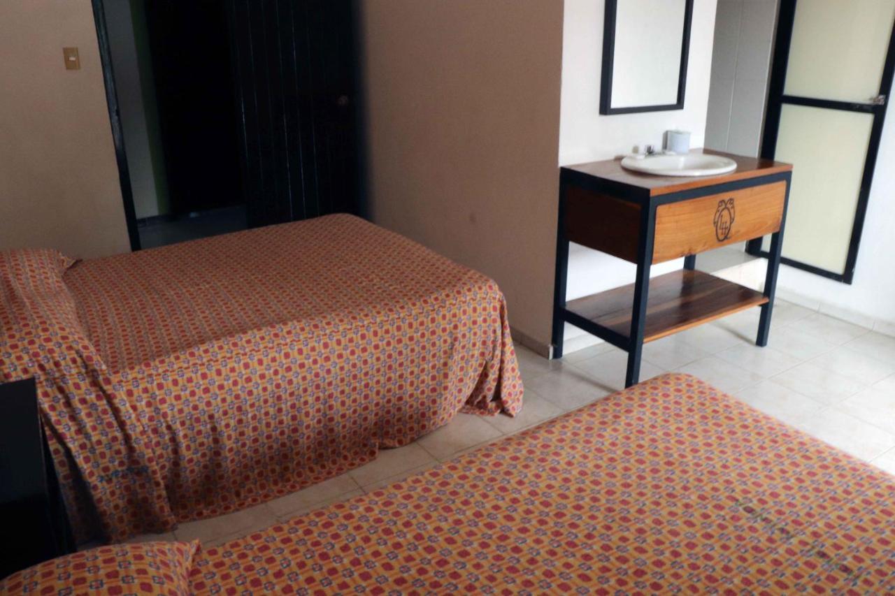 Hotel Quinta Avenida ปาเลงเก ภายนอก รูปภาพ